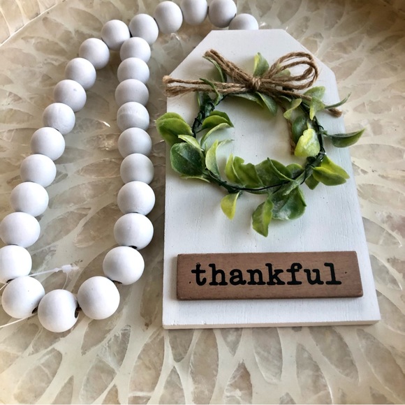New! “Thankful” White Chunky Wood Beaded Tag - Picture 1 of 7